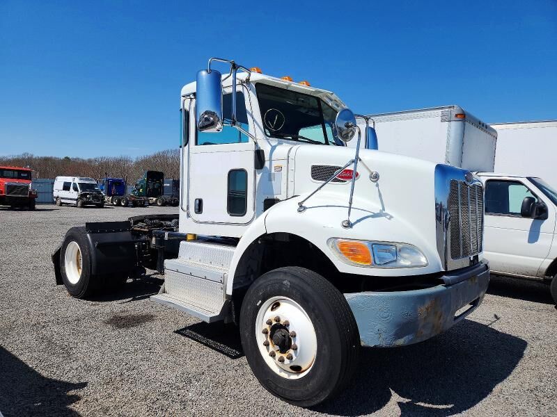 2017 PETERBILT 348