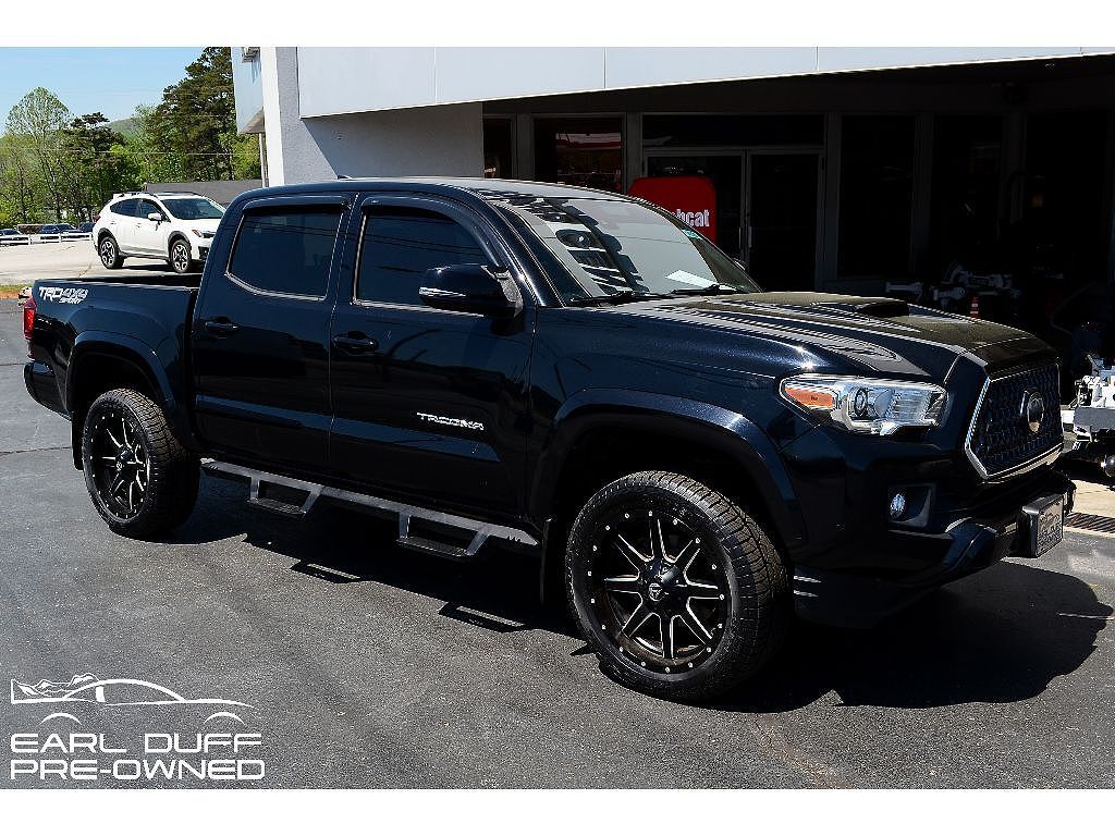 2018 TOYOTA Tacoma