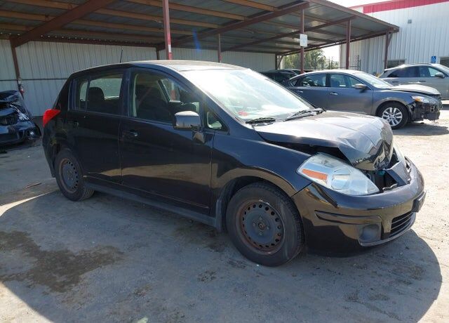 2011 NISSAN Versa