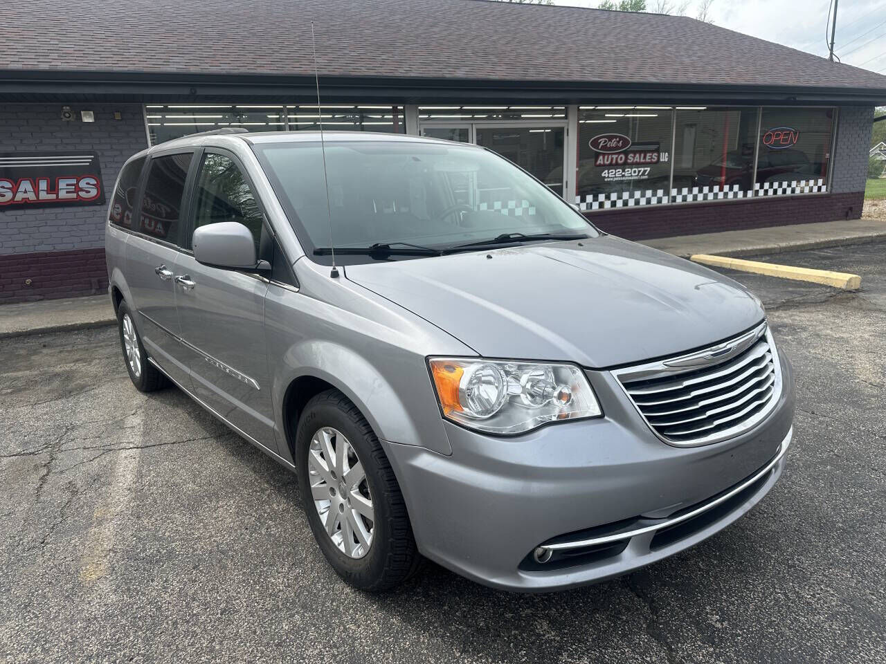 2016 CHRYSLER Town and Country