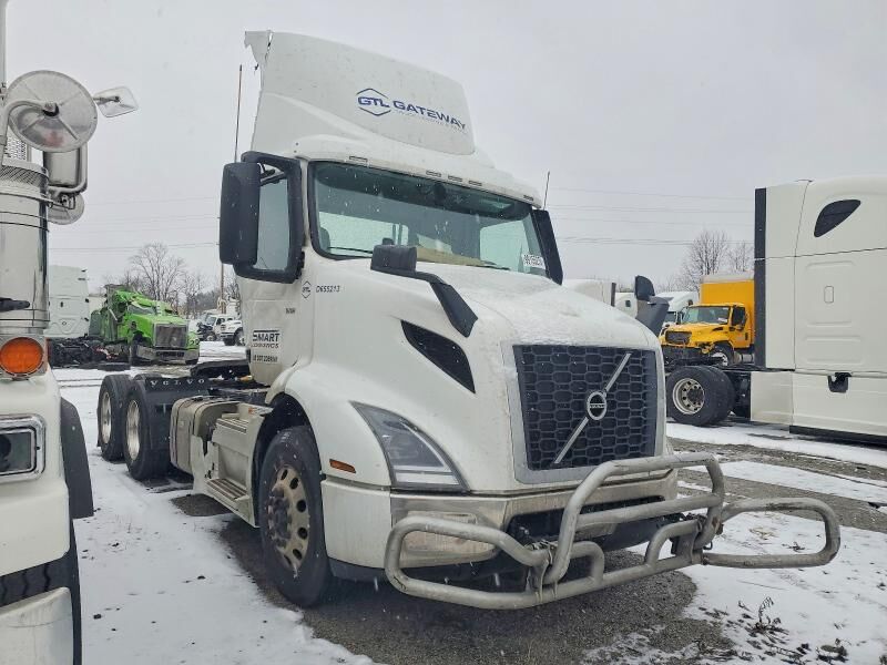 2024 VOLVO TRUCK VNR