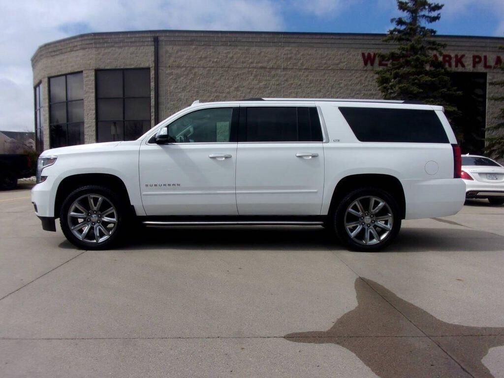 2016 CHEVROLET Suburban