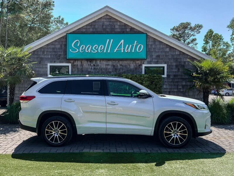 2017 TOYOTA Highlander