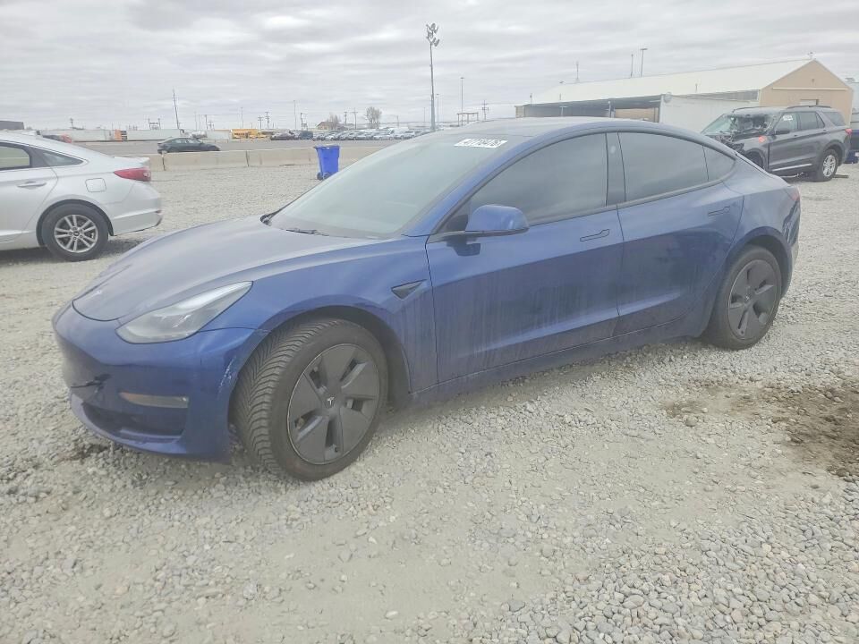 2022 TESLA Model 3