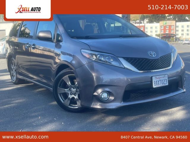2017 TOYOTA Sienna