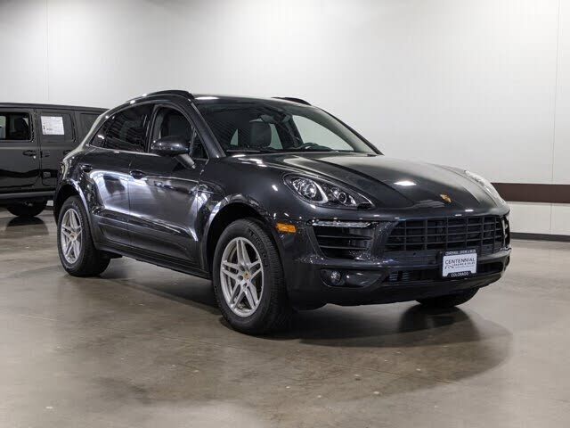 2018 PORSCHE Macan