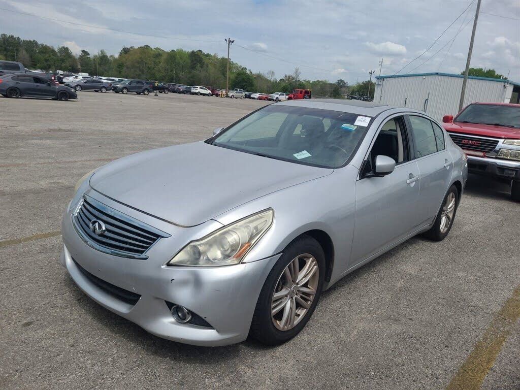 2013 INFINITI G37