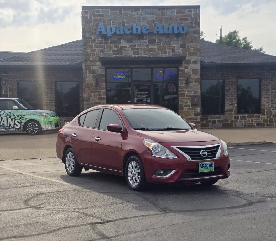 2015 NISSAN Versa