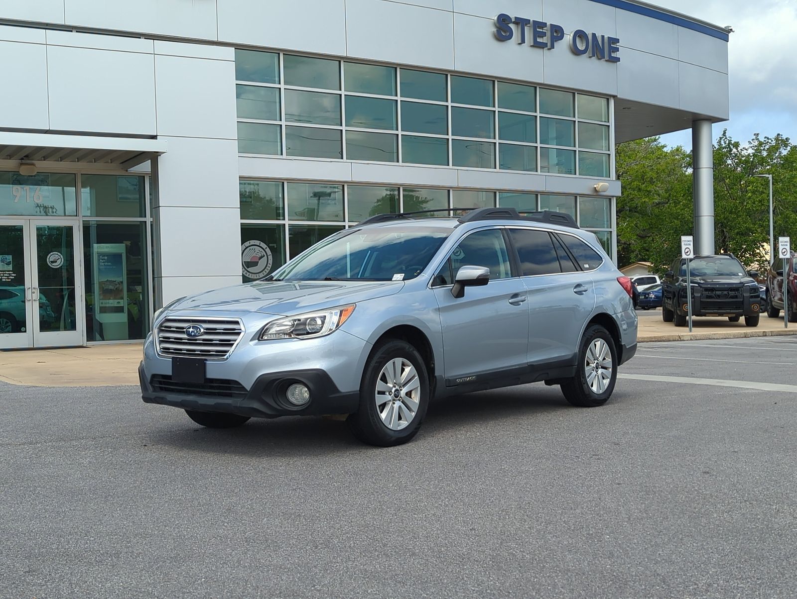 2017 SUBARU Outback