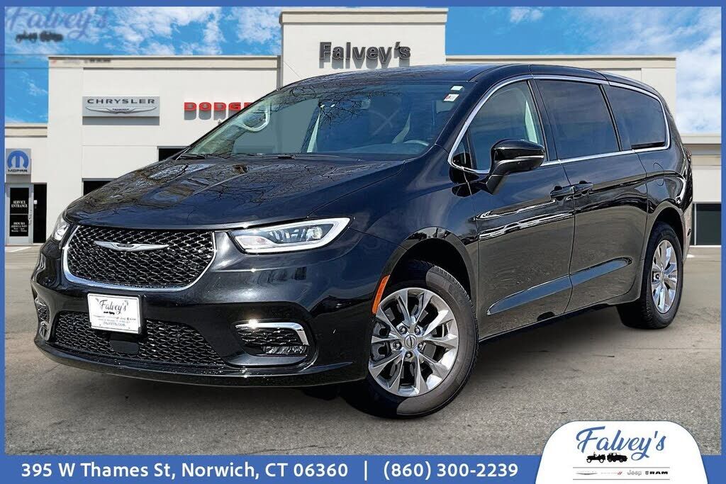 2023 CHRYSLER Pacifica