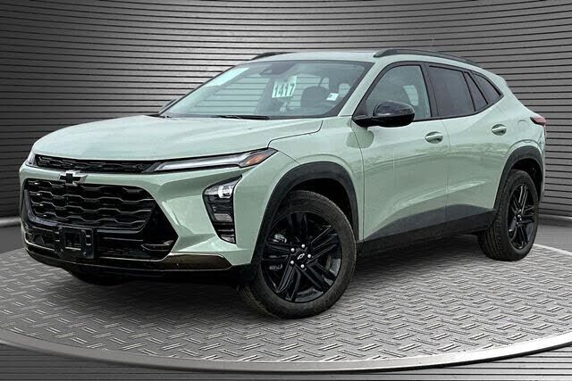 2025 CHEVROLET Trax