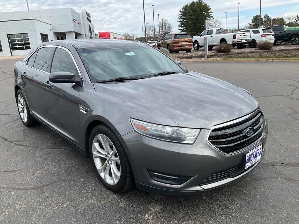 2013 FORD Taurus