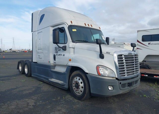 2016 FREIGHTLINER Cascadia