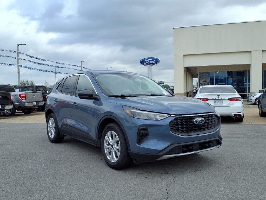 2024 FORD Escape