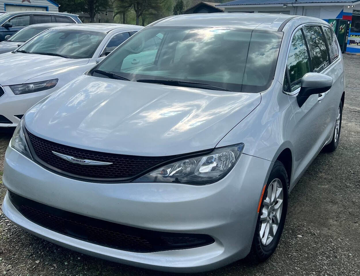 2023 CHRYSLER Voyager