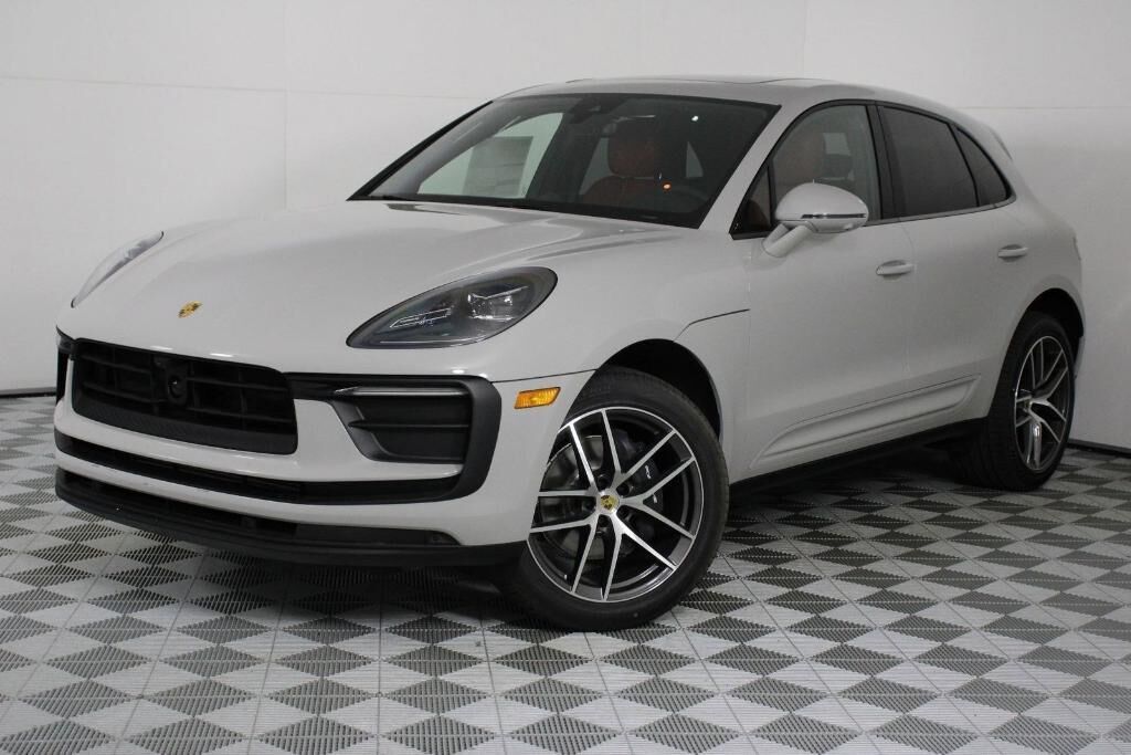 2026 PORSCHE Macan