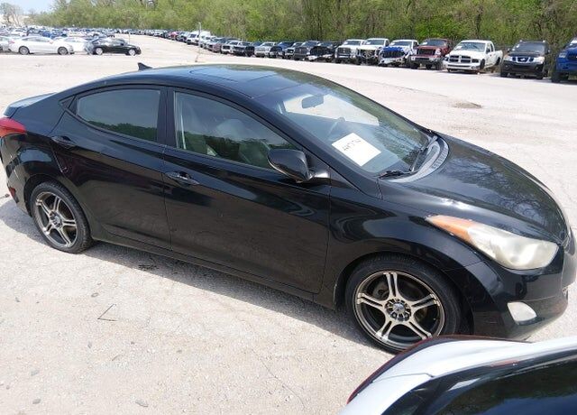 2011 HYUNDAI Elantra