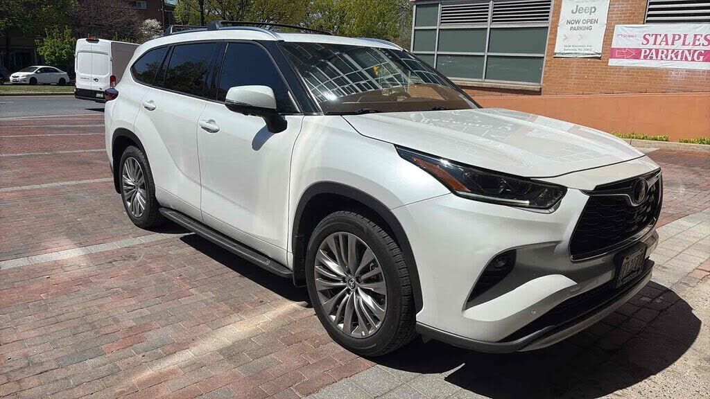 2023 TOYOTA Highlander