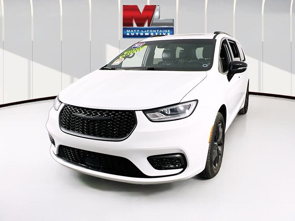 2023 CHRYSLER Pacifica