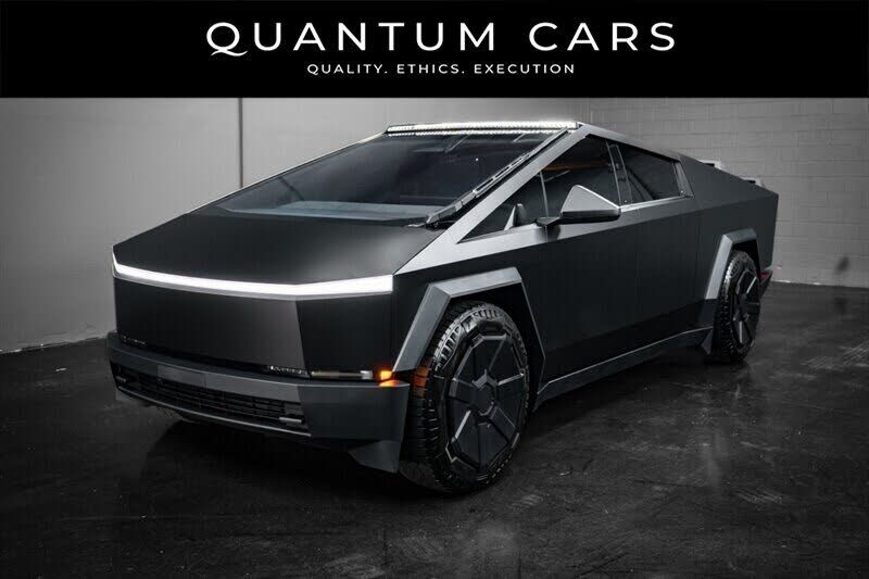 2024 TESLA Cybertruck