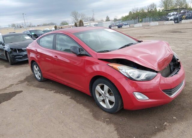 2013 HYUNDAI Elantra