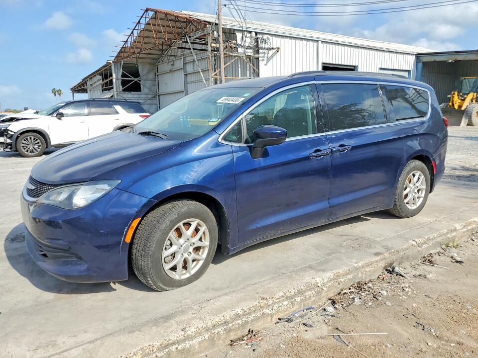 2020 CHRYSLER Voyager