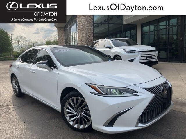 2019 LEXUS ES