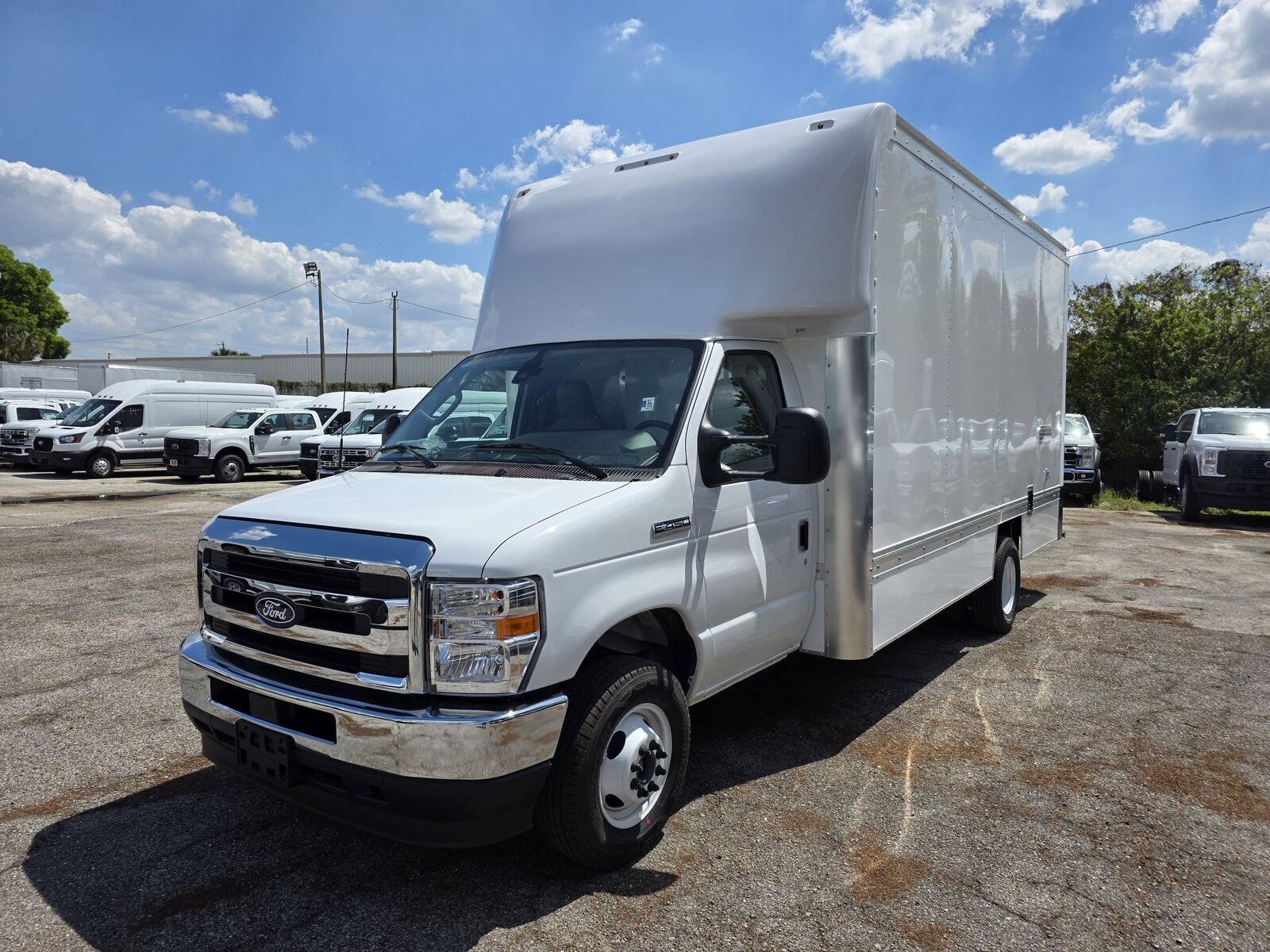 2027 FORD E-450