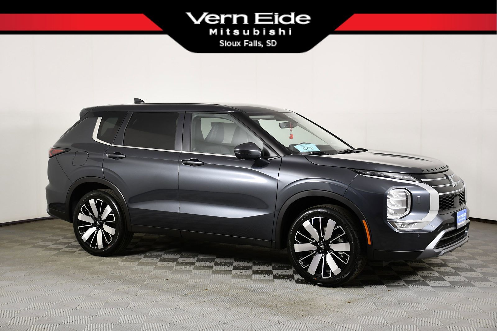 2026 MITSUBISHI Outlander