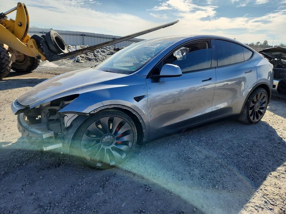 2024 TESLA Model Y