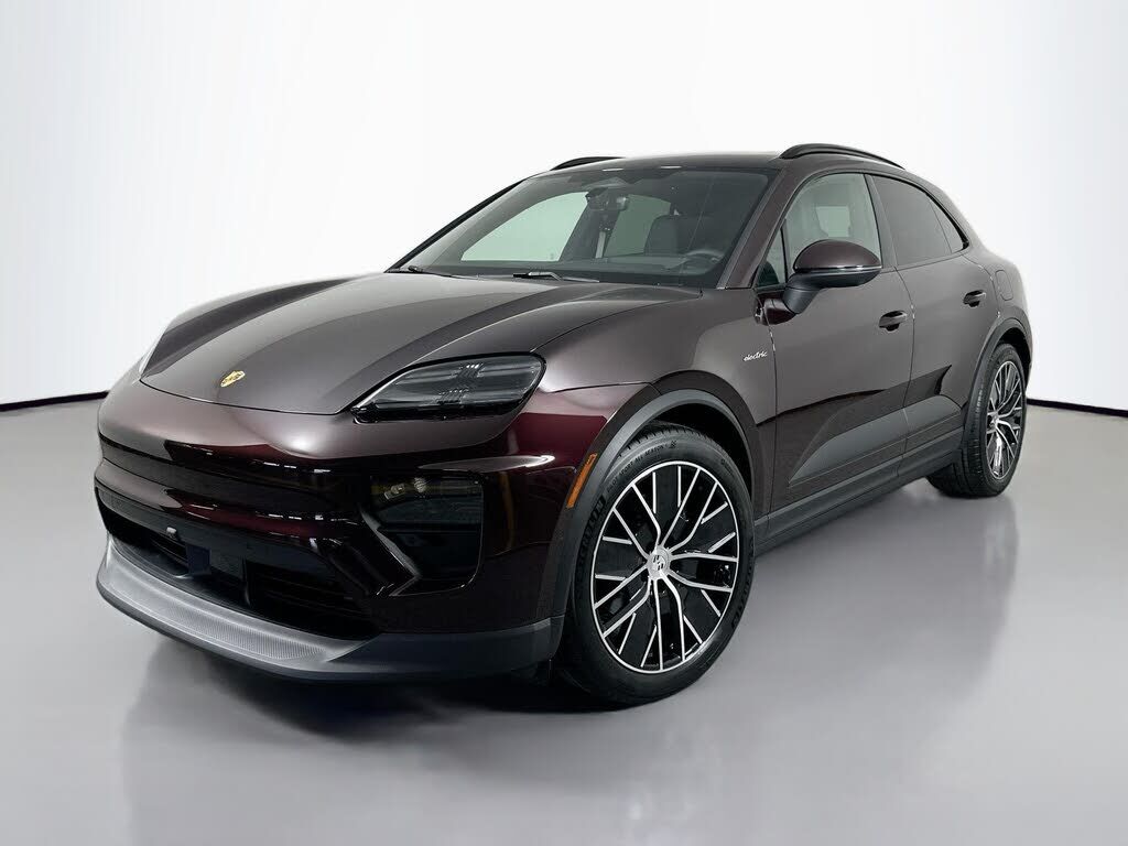 2025 PORSCHE Macan