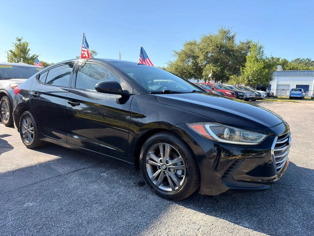 2017 HYUNDAI Elantra