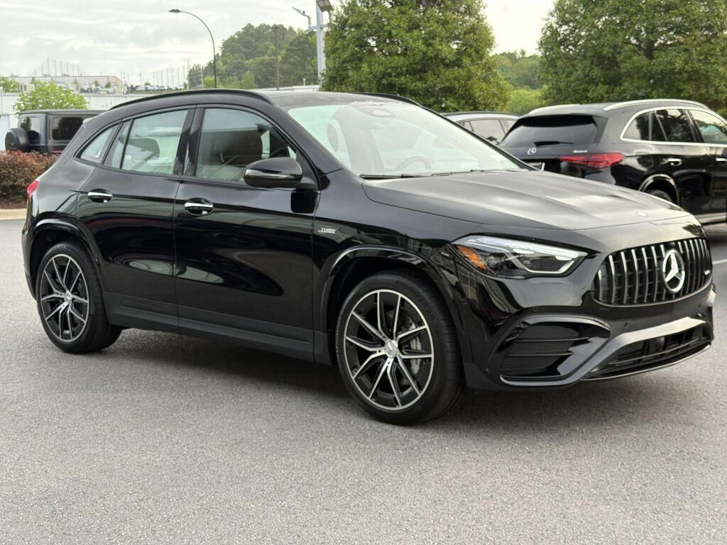 2026 MERCEDES-BENZ GLA-Class