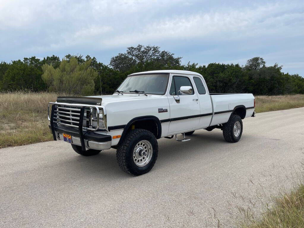 1993 DODGE W-Series
