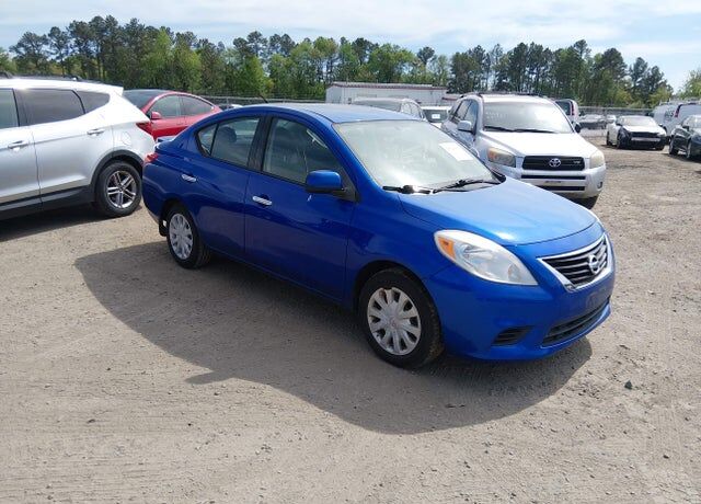 2014 NISSAN Versa