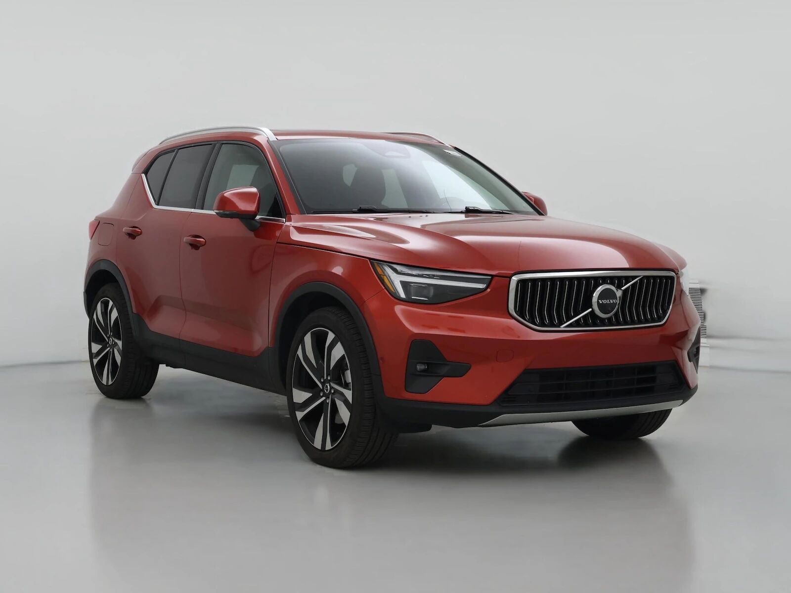 2023 VOLVO XC40