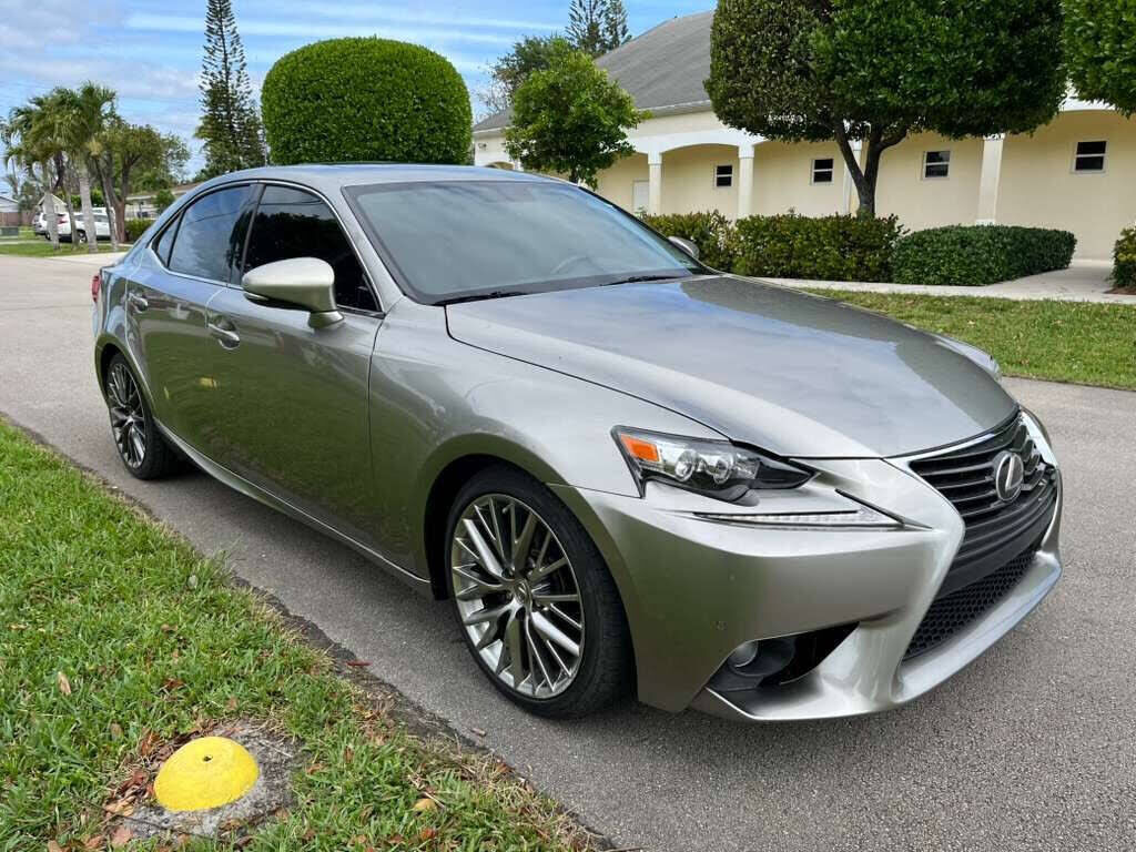 2016 LEXUS IS
