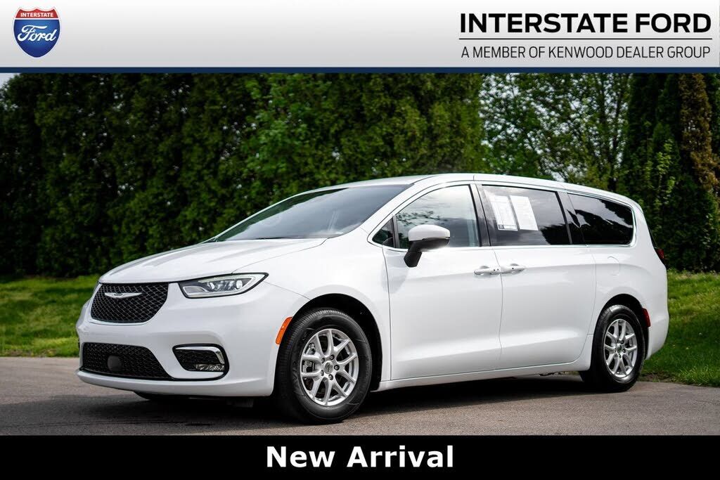 2023 CHRYSLER Pacifica