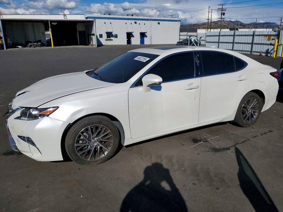 2016 LEXUS ES
