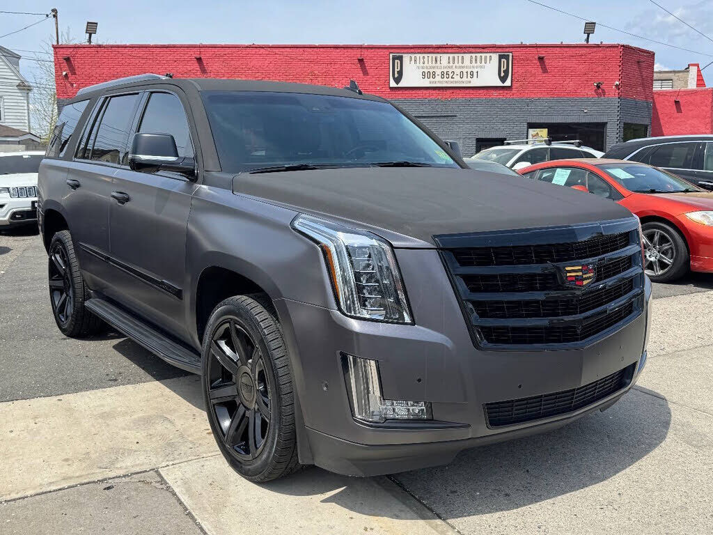 2017 CADILLAC Escalade