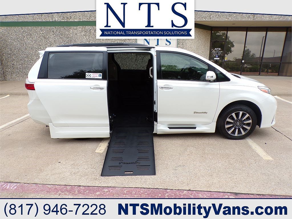 2018 TOYOTA Sienna