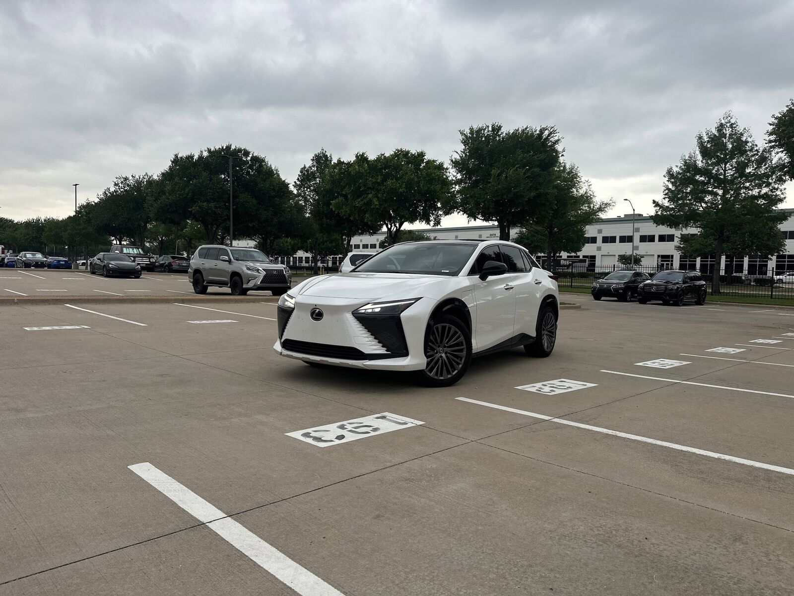 2023 LEXUS RZ 450e
