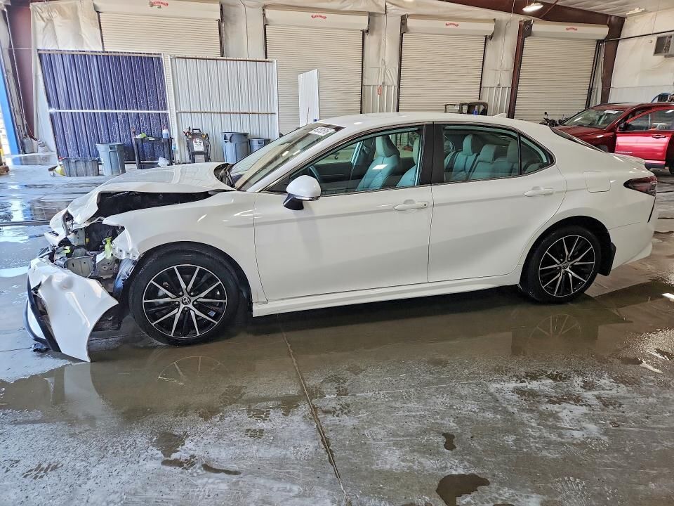 2023 TOYOTA Camry
