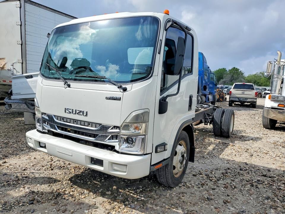 2023 ISUZU NPR-HD
