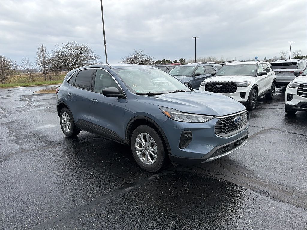 2023 FORD Escape