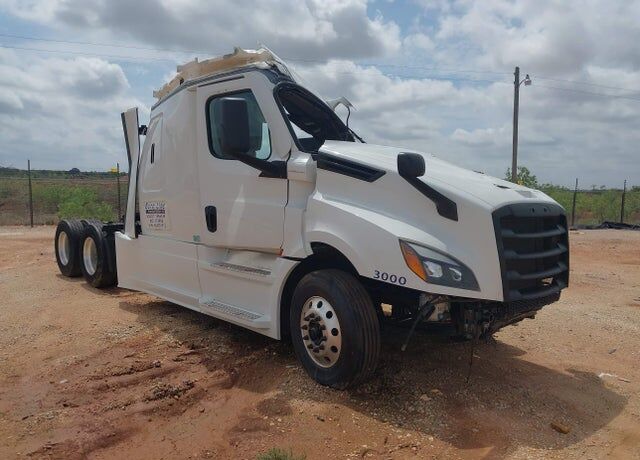 2022 FREIGHTLINER Cascadia