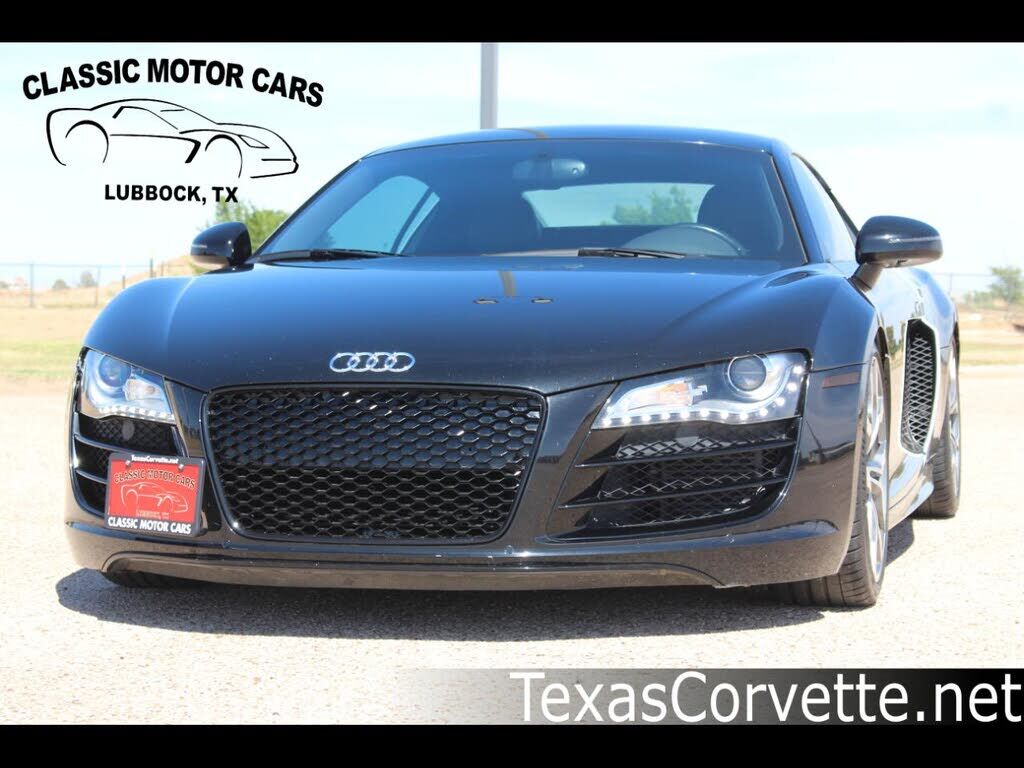 2010 AUDI R8
