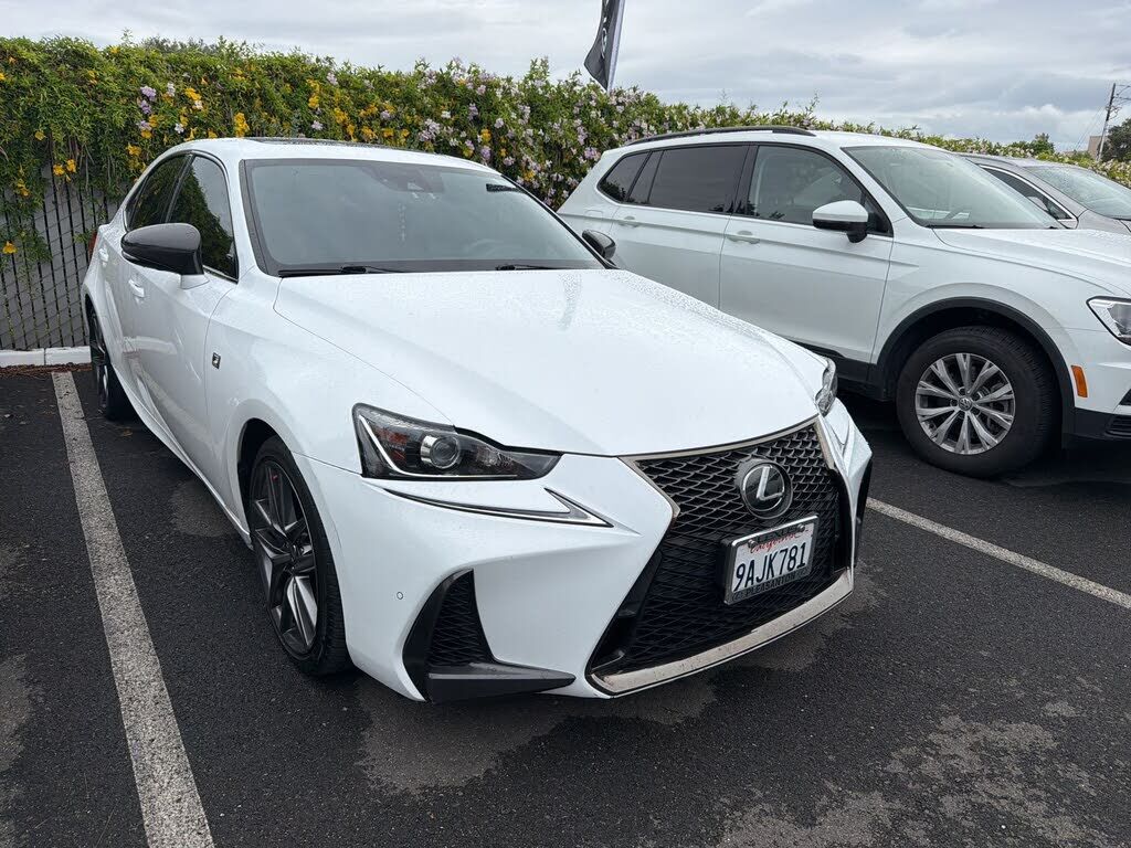 2018 LEXUS IS