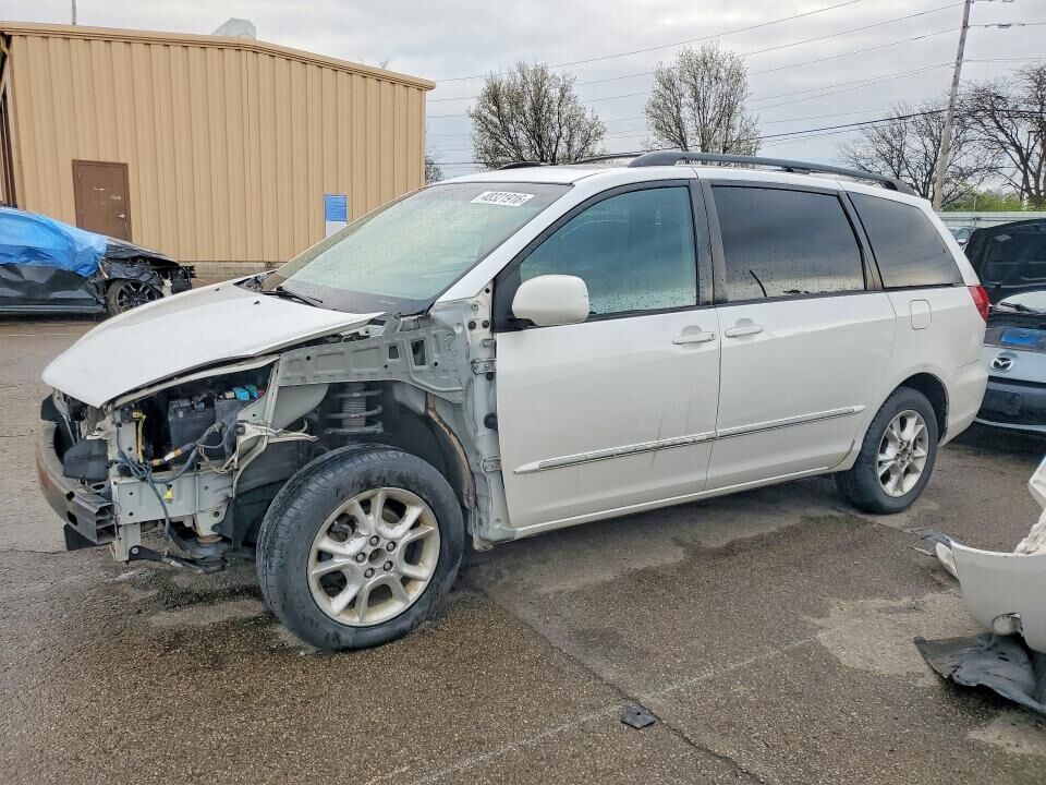 2004 TOYOTA Sienna