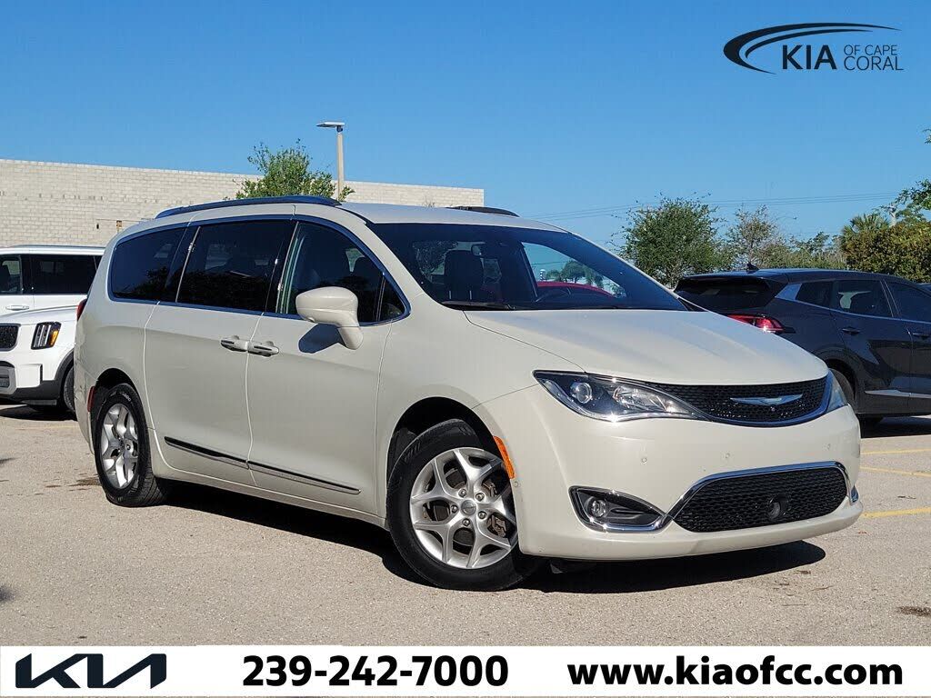 2020 CHRYSLER Pacifica